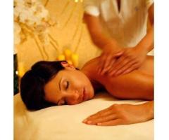 Massage à domicile relaxant pour les femmes